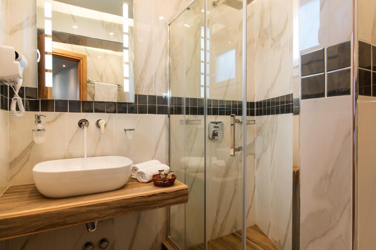 Angelica'S Deluxe Rooms In Adamas מראה חיצוני תמונה