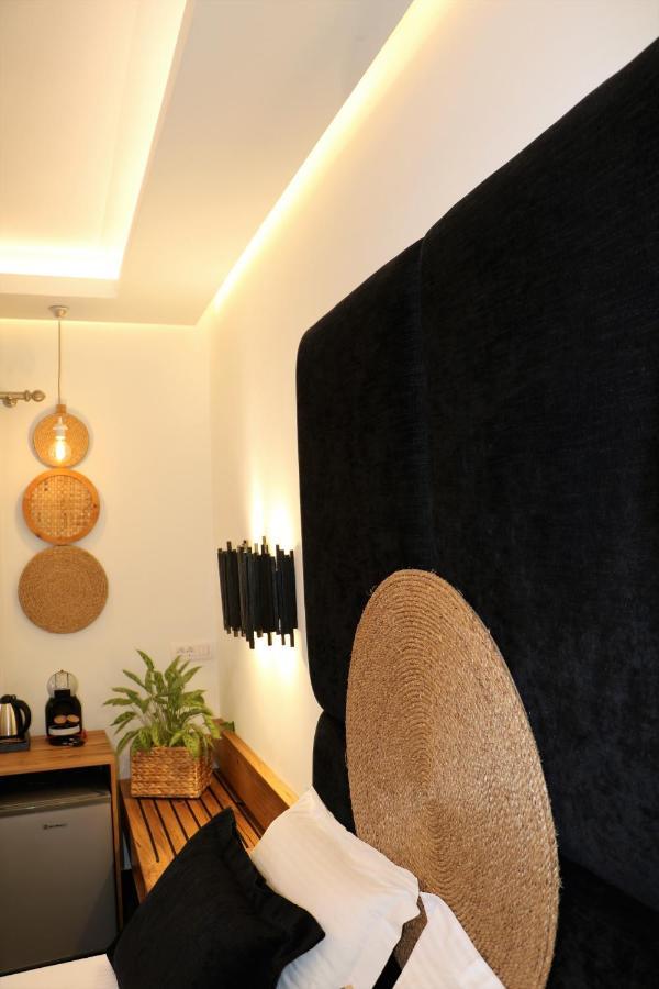 Angelica'S Deluxe Rooms In Adamas מראה חיצוני תמונה