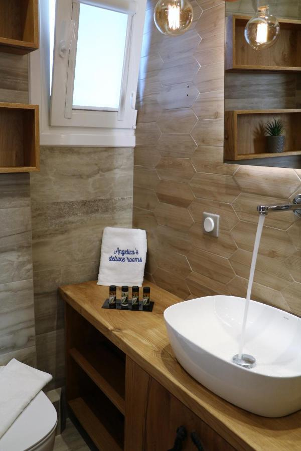 Angelica'S Deluxe Rooms In Adamas מראה חיצוני תמונה
