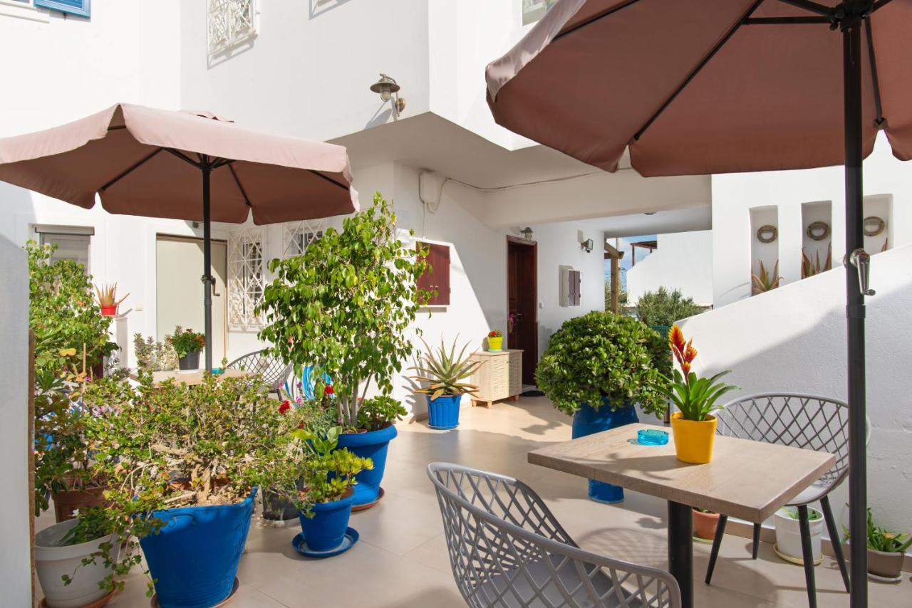 Angelica'S Deluxe Rooms In Adamas מראה חיצוני תמונה