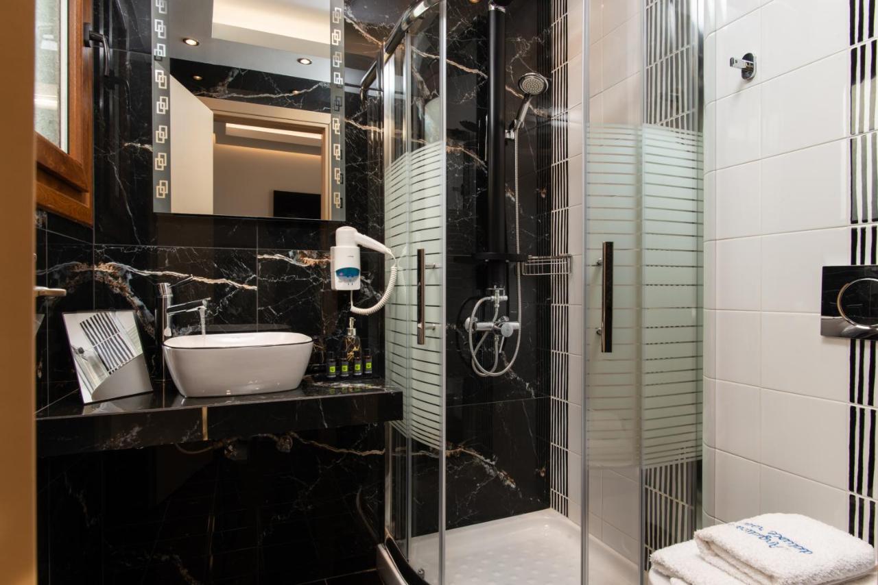 Angelica'S Deluxe Rooms In Adamas מראה חיצוני תמונה
